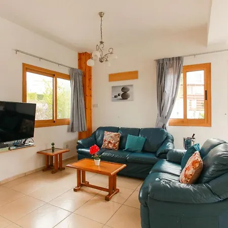 Hera Вилла Полис